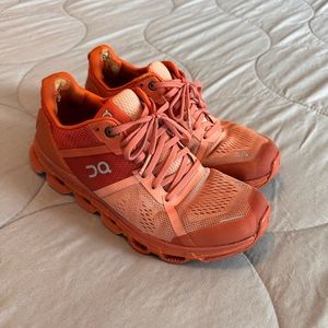 On Running Women’s shoes. Sz 7